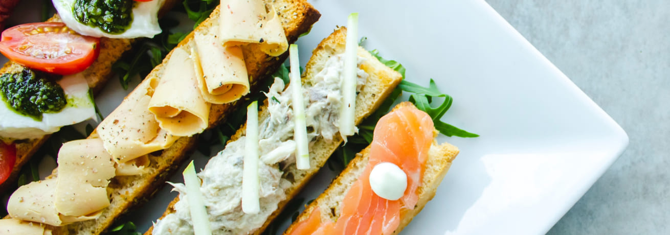 Meal on bread menu52x